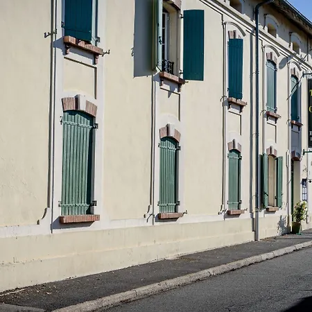 Logis Restaurant La Tour De Ciron Hotel