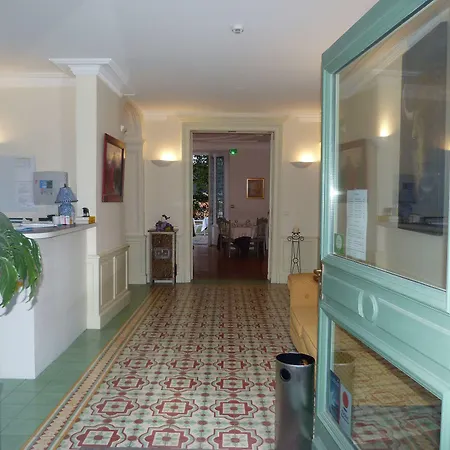 Logis Restaurant La Tour De Ciron