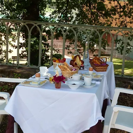 Logis Restaurant La Tour De Ciron 3* Carmaux