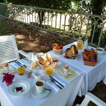 Logis Restaurant La Tour De Ciron 3*