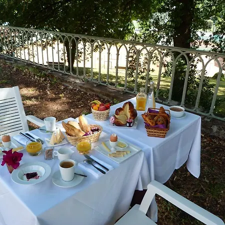 Hotel Logis Restaurant La Tour De Ciron Carmaux