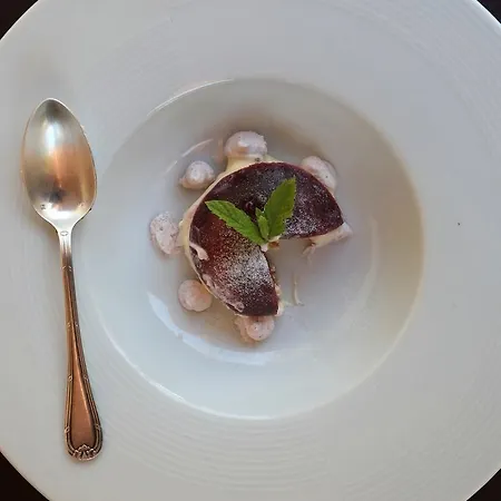 Logis Restaurant La Tour De Ciron Hotel