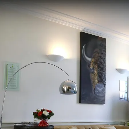 Logis Restaurant La Tour De Ciron Hotel