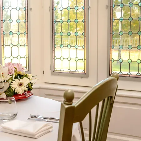 Logis Restaurant La Tour De Ciron Otel Carmaux