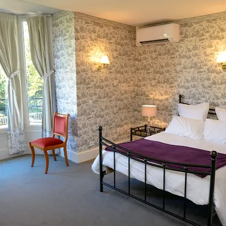 Logis Restaurant La Tour De Ciron 3*