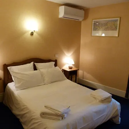 Logis Restaurant La Tour De Ciron Otel