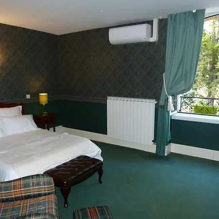 Logis Restaurant La Tour De Ciron فندق 3*