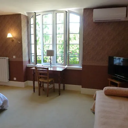 Hotel Logis Restaurant La Tour De Ciron Carmaux