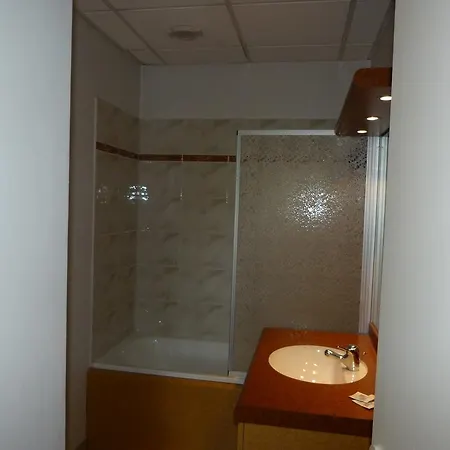 Logis Restaurant La Tour De Ciron Carmaux