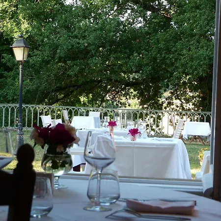 Logis Restaurant La Tour De Ciron Otel Carmaux