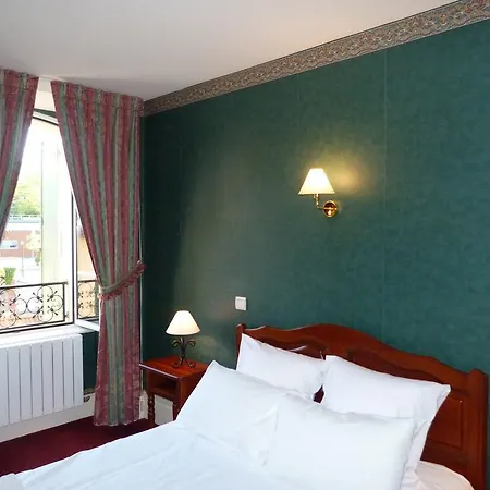 Hotel Logis Restaurant La Tour De Ciron