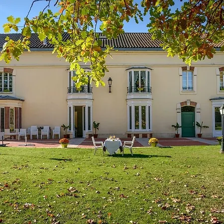 Hotel Logis Restaurant La Tour De Ciron Carmaux